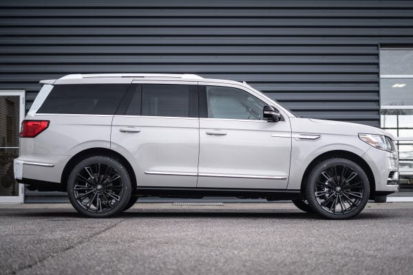 asanti-abl-30-corona-6-gloss-black-lincoln-navigator-2