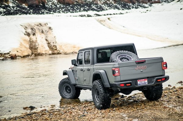 black rhino-alpha-br008ma-17×9-matte black matte gunmetal lip-2021 jeep gladiator 41