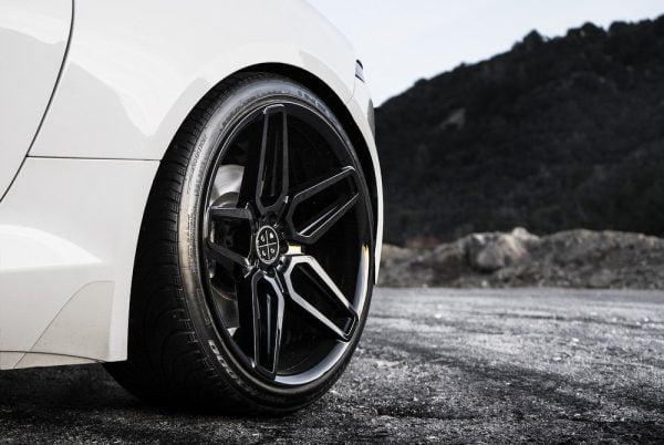 blaque-diamond-bd-17-5-gloss-black-jaguar-f-type-2