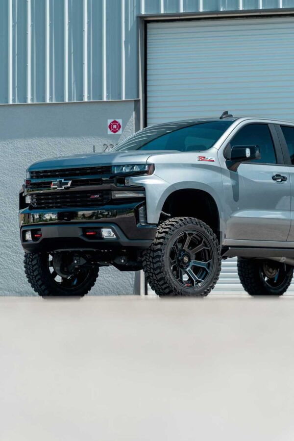 CHEVROLET-SILVERADO-4PLAY-WHEELS-4P70-RIMS-22X10-35X12-1