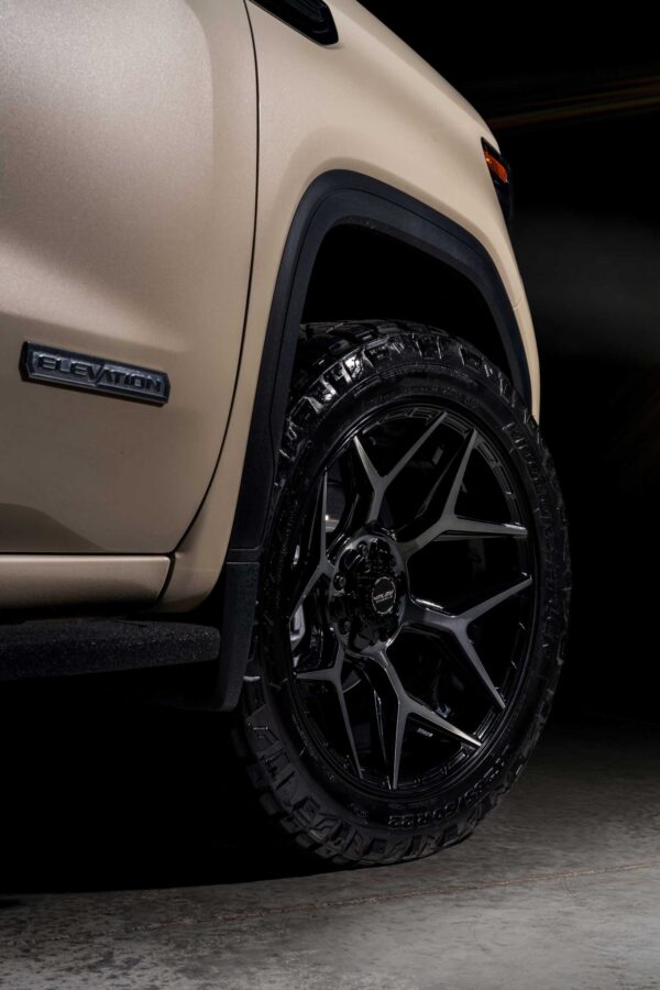 GMC-1500-4PLAY-WHEELS-4P06-22X10-33X12.5X22-STOCK-SUSPENSION-6-scaled
