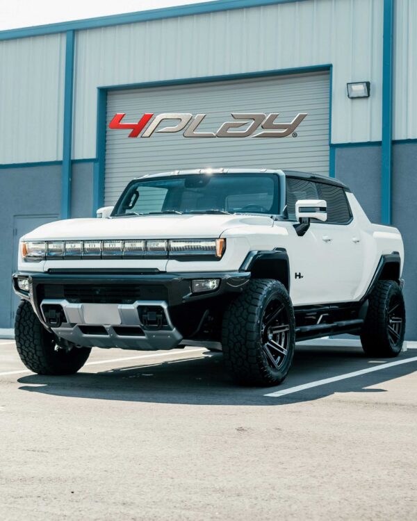 HUMMER-H1-EV-ELECTRIC-ON-4PLAY-WHEELS-4P08-645-HDR-scaled