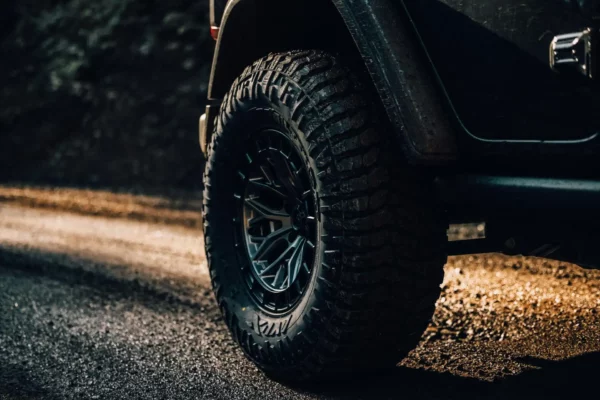 67e215728d2783159253bd68_avix-trailtek rt-35×12.50r17lt-jeep wrangler 167-2-min
