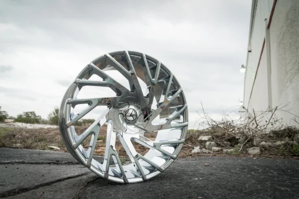 azara-aza-505-chrome-front Lifestyle 2
