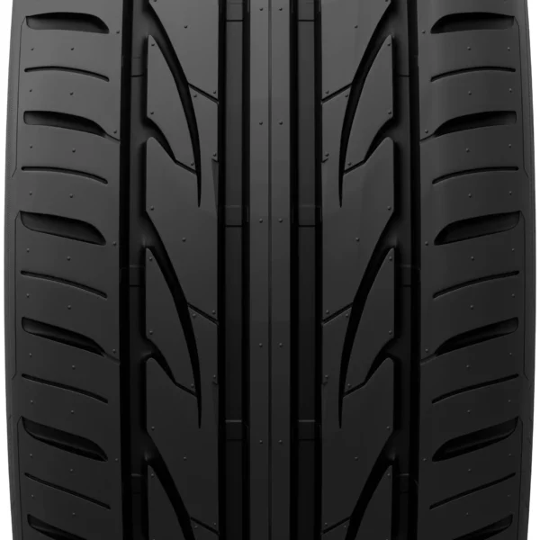 UHP_207_TREAD_CLOSEUP_TRANSPARENT